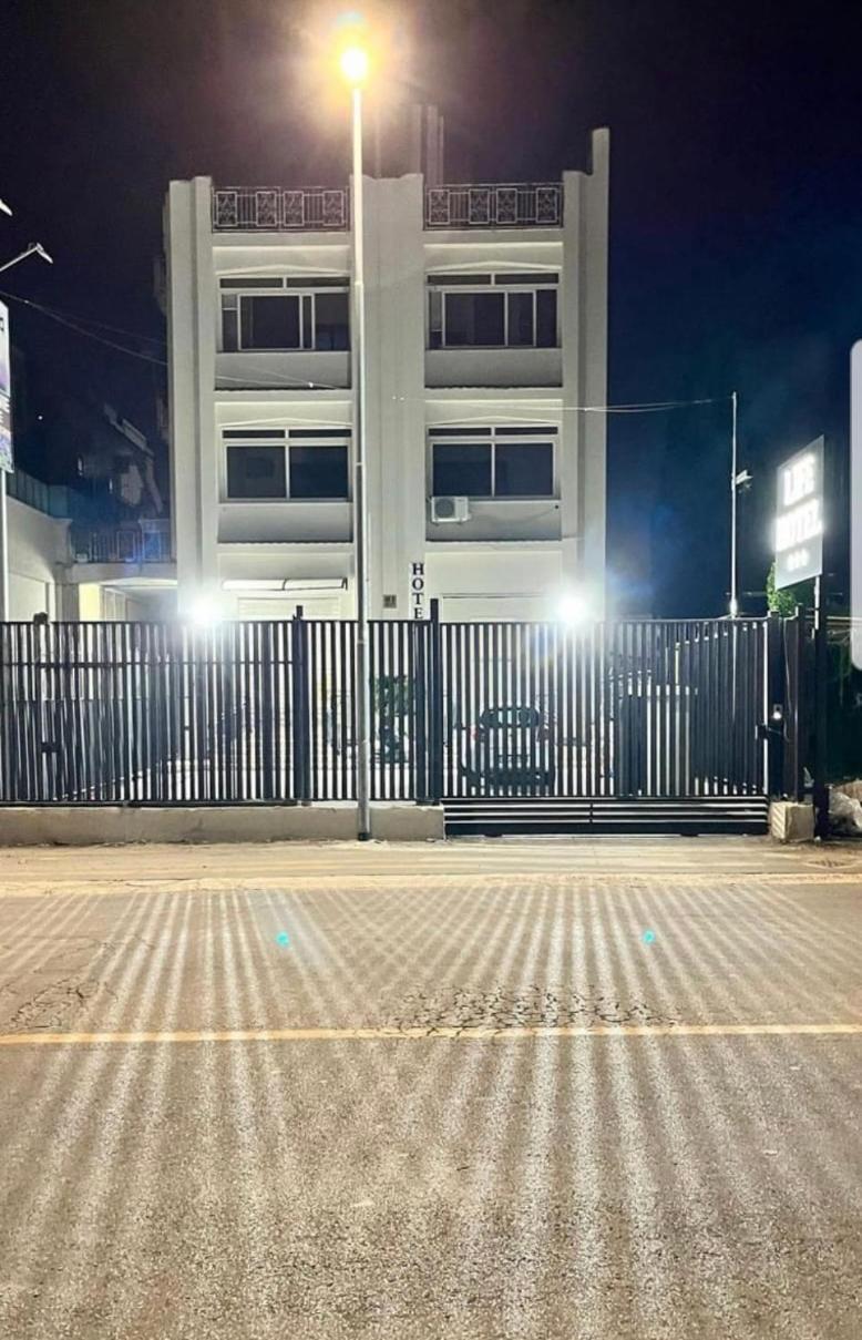 Life Hotel Casalnuovo Di Napoli Exterior foto